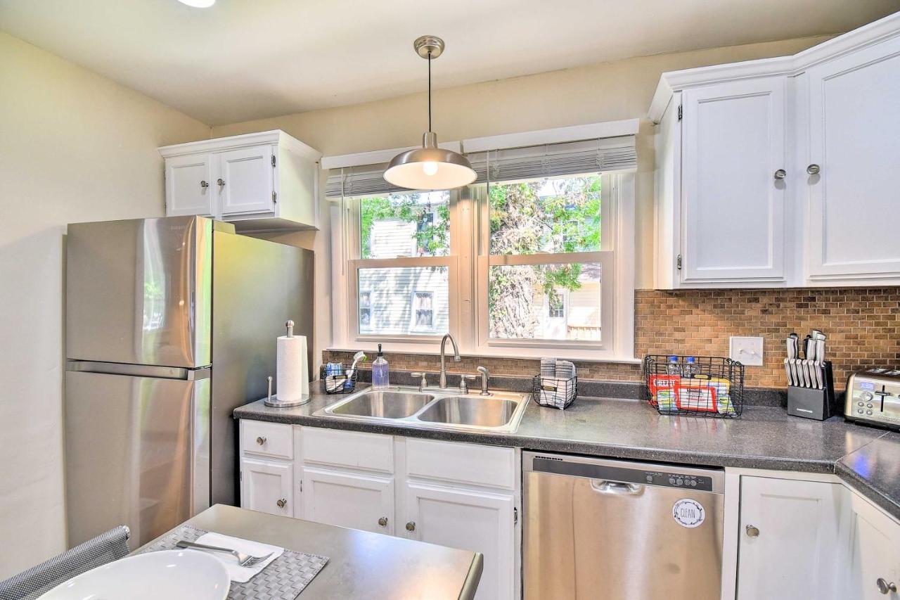 Charming Hampton Home With Yard 2 Mi To Beach! Ngoại thất bức ảnh